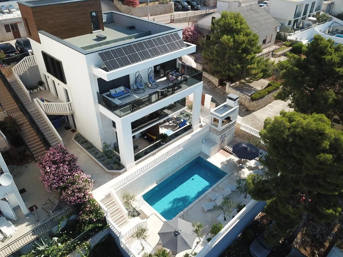 Luxury Beachfront Villa Carlisa Čiovo